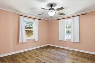 202 E 4th St, Lexington, NC 27292 - Photo 16