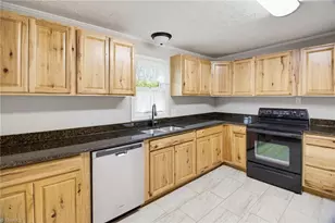 202 E 4th St, Lexington, NC 27292 - Photo 8