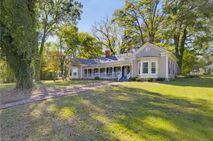 403 2nd Ave, Mayodan, NC 27027 - Photo 2