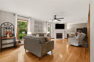 856 Lakeview Dr, Thomasville, NC 27360 - Photo 2
