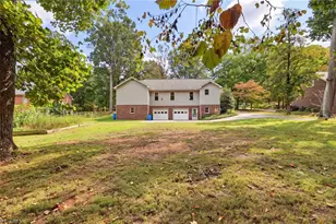 856 Lakeview Dr, Thomasville, NC 27360 - Photo 32