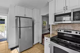 610 Ashland Dr, Greensboro, NC 27403 - Photo 8