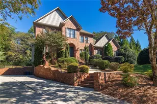 125 Holly Hill Ct, Winston-Salem, NC 27106 - Photo 2