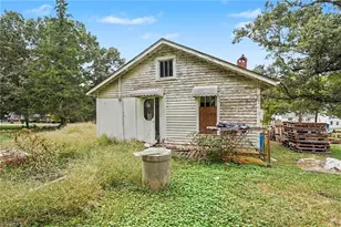 3713 Herbin St, Greensboro, NC 27407 - Photo 4