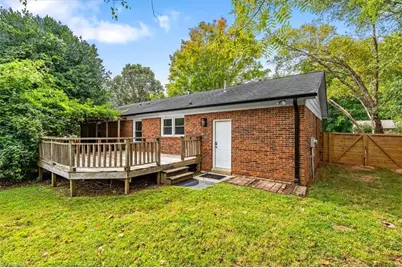 2607 New Garden Road E, Greensboro, NC 27455 - Photo 28