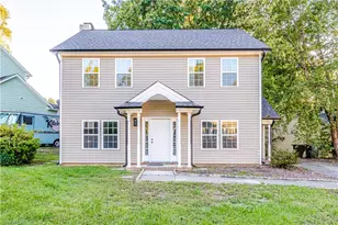 3 Ivyglen Ct, Greensboro, NC 27406 - Photo 2