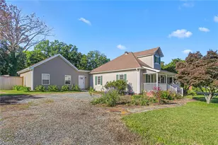 407 W Crawford St, Mebane, NC 27302 - Photo 1
