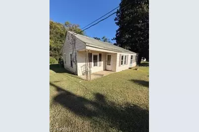 323 E 3rd Ave Extension, Lexington, NC 27292 - Photo 2