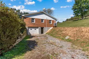 395 Irwin Grocery Rd, Laurel Springs, NC 28644 - Photo 50