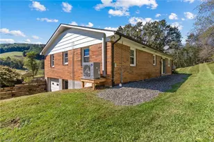395 Irwin Grocery Rd, Laurel Springs, NC 28644 - Photo 32