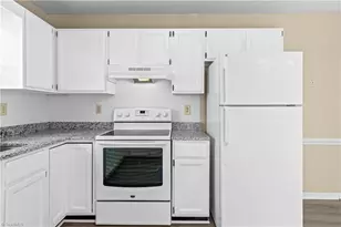 65 Carrisbrooke Ln, Winston-Salem, NC 27104 - Photo 8