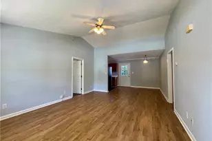 797 Carrieland Dr, Greensboro, NC 27405 - Photo 6