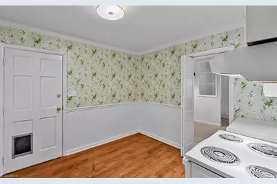 1700 Leslie Road, Greensboro, NC 27408 - Photo 8