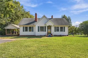 455 S Peace Haven Rd, Winston-Salem, NC 27103 - Photo 2
