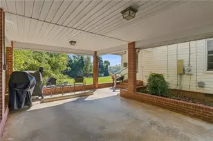 455 S Peace Haven Rd, Winston-Salem, NC 27103 - Photo 36