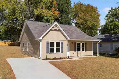206 Ridgecrest Street, Thomasville, NC 27360 - Photo 2