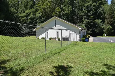 1355 Peachtree Street, Winston-Salem, NC 27107 - Photo 4