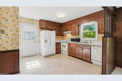 1240 Castlegate Court, Winston-Salem, NC 27103 - Photo 16