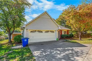 1013 Heatherstone Ct, Winston-Salem, NC 27104 - Photo 2