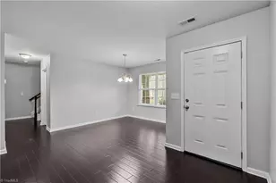 3 Chadbrook Ct, Greensboro, NC 27405 - Photo 2