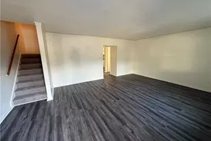5745 Bramblegate Rd, Greensboro, NC 27409 - Photo 2