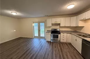 5745 Bramblegate Rd, Greensboro, NC 27409 - Photo 4