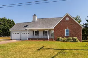 305 Lorraine Dr, Winston-Salem, NC 27107 - Photo 2