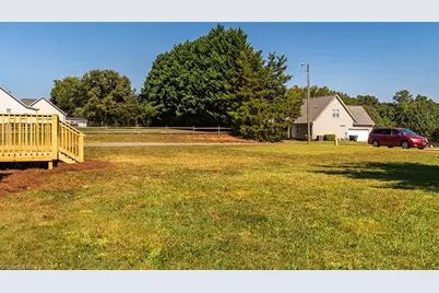 305 Lorraine Drive, Winston-Salem, NC 27107 - Photo 40