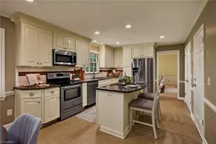 805 Chartwell Cir, Winston-Salem, NC 27106 - Photo 10