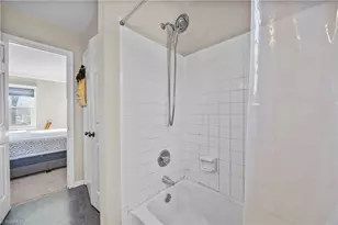 4202 Broadacres Dr, Greensboro, NC 27407 - Photo 18