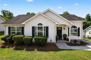 933 Londonderry Dr, High Point, NC 27265 - Photo 1