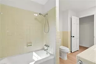 501 Mendenhall Rd, Jamestown, NC 27282 - Photo 18