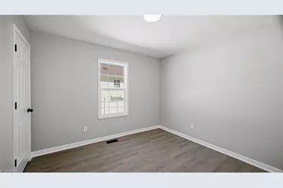 702 Shirley Lane, Greensboro, NC 27401 - Photo 18
