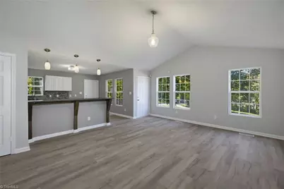 641 Glenbrook Drive, Winston-Salem, NC 27101 - Photo 10