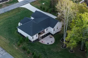 5590 Briar Hollow Ln, Belews Creek, NC 27009 - Photo 4