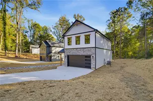 306 Lily Dr, Kernersville, NC 27284 - Photo 2