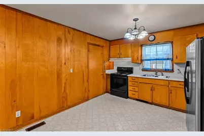 1505 Woodbriar Avenue, Greensboro, NC 27405 - Photo 10