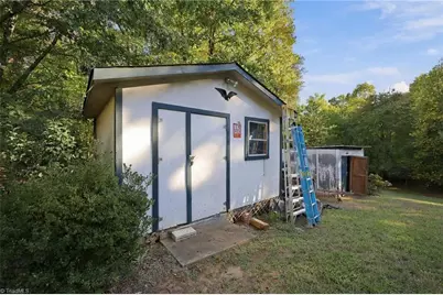 3921 S Nc Highway 8, Walnut Cove, NC 27052 - Photo 24