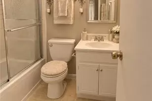 5703 Bramblegate Rd, Greensboro, NC 27409 - Photo 16