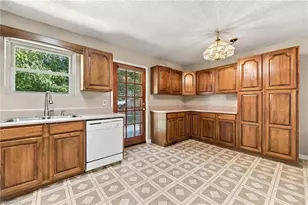 3215 Meadow Ln, Winston-Salem, NC 27107 - Photo 10