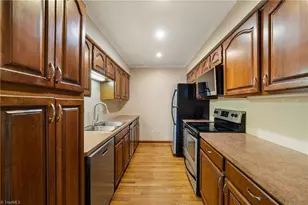4564 Fernhaven Cir, Winston-Salem, NC 27104 - Photo 16