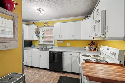 2336 Kaywood Lane, Winston-Salem, NC 27103 - Photo 10