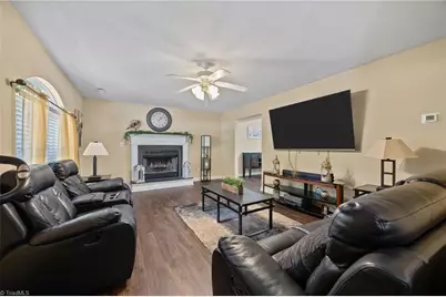 6156 Brinkley Park Drive, Belews Creek, NC 27009 - Photo 6