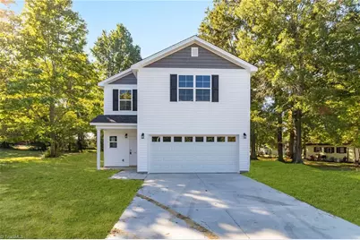 811 W Swannanoa Avenue, Liberty, NC 27298 - Photo 1