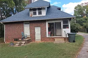 231 Oakland Ave, Eden, NC 27288 - Photo 1