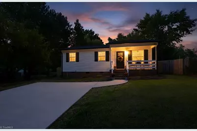 2205 Gable Way, High Point, NC 27262 - Photo 2