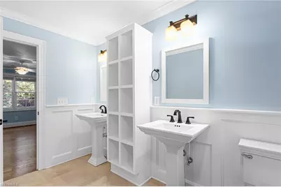 825 E Franklin Street, Chapel Hill, NC 27514 - Photo 26
