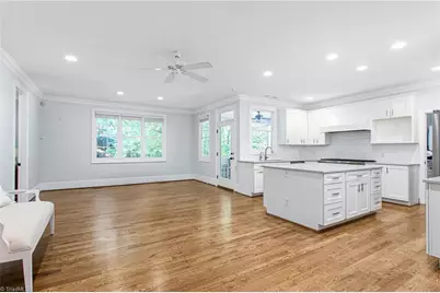 825 E Franklin Street, Chapel Hill, NC 27514 - Photo 12