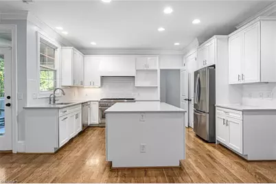 825 E Franklin Street, Chapel Hill, NC 27514 - Photo 10