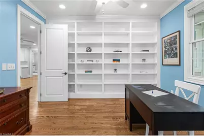 825 E Franklin Street, Chapel Hill, NC 27514 - Photo 16